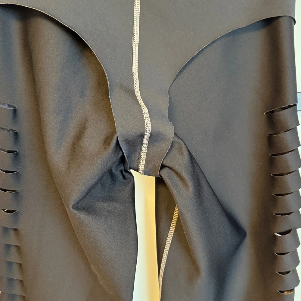 Ultracor Lux Knockout Floral Leggings Size S Laser Cut Side Detail Taupe/Grey - Picture 16 of 16